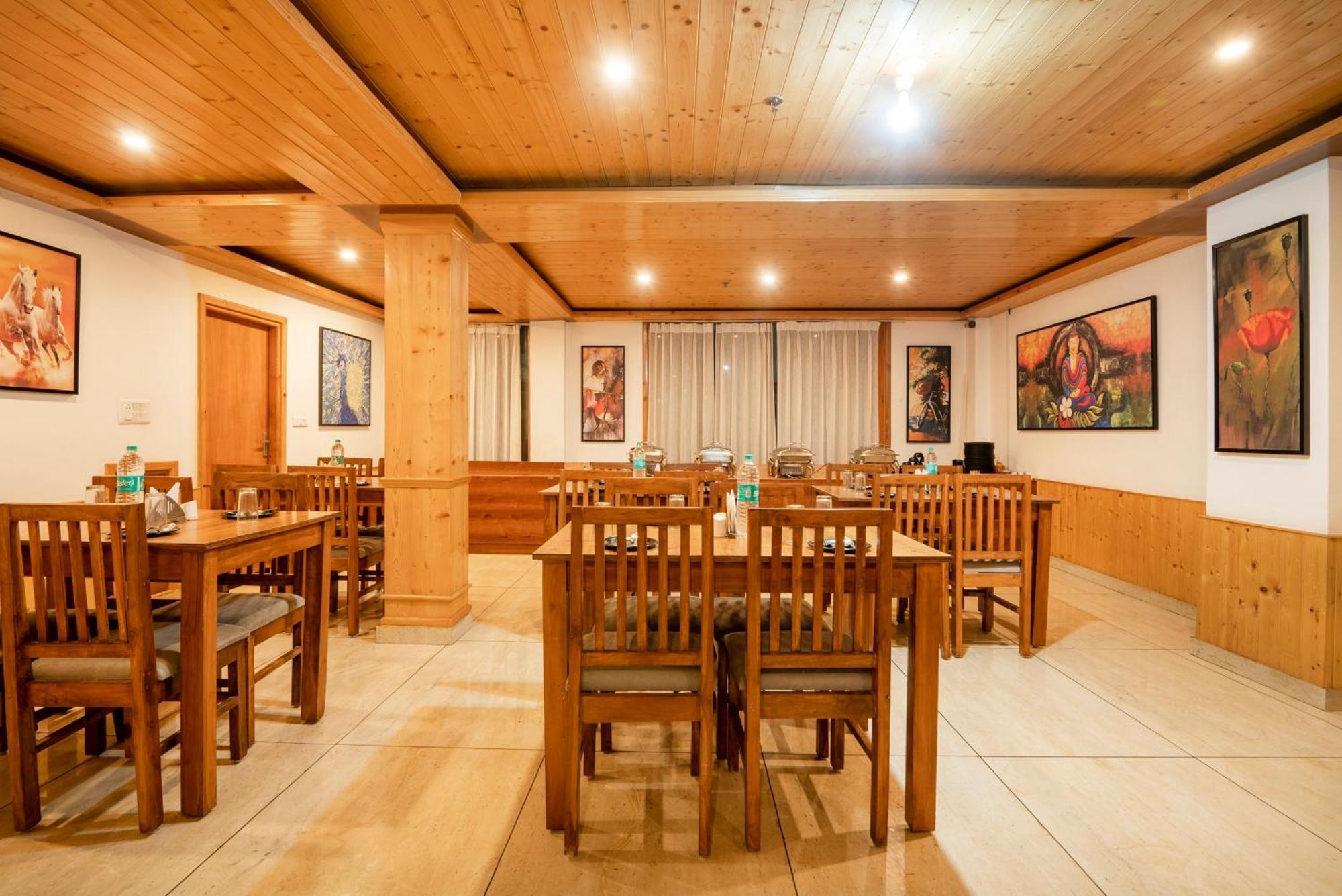 Treebo Premium Sattva With Mountain View Hotel Manali  Ngoại thất bức ảnh
