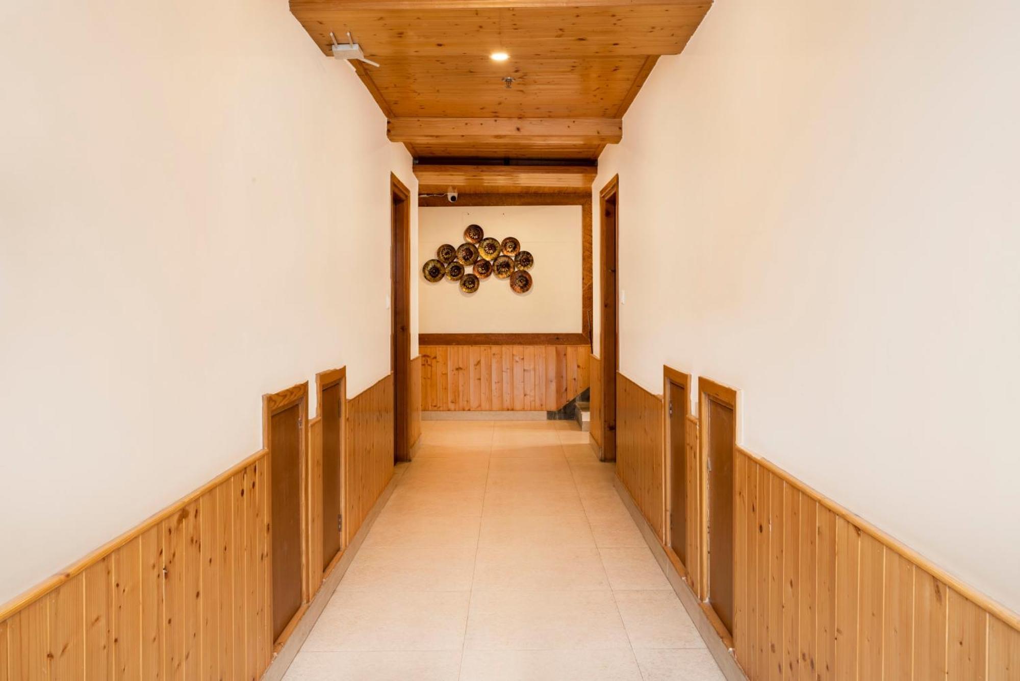 Treebo Premium Sattva With Mountain View Hotel Manali  Ngoại thất bức ảnh