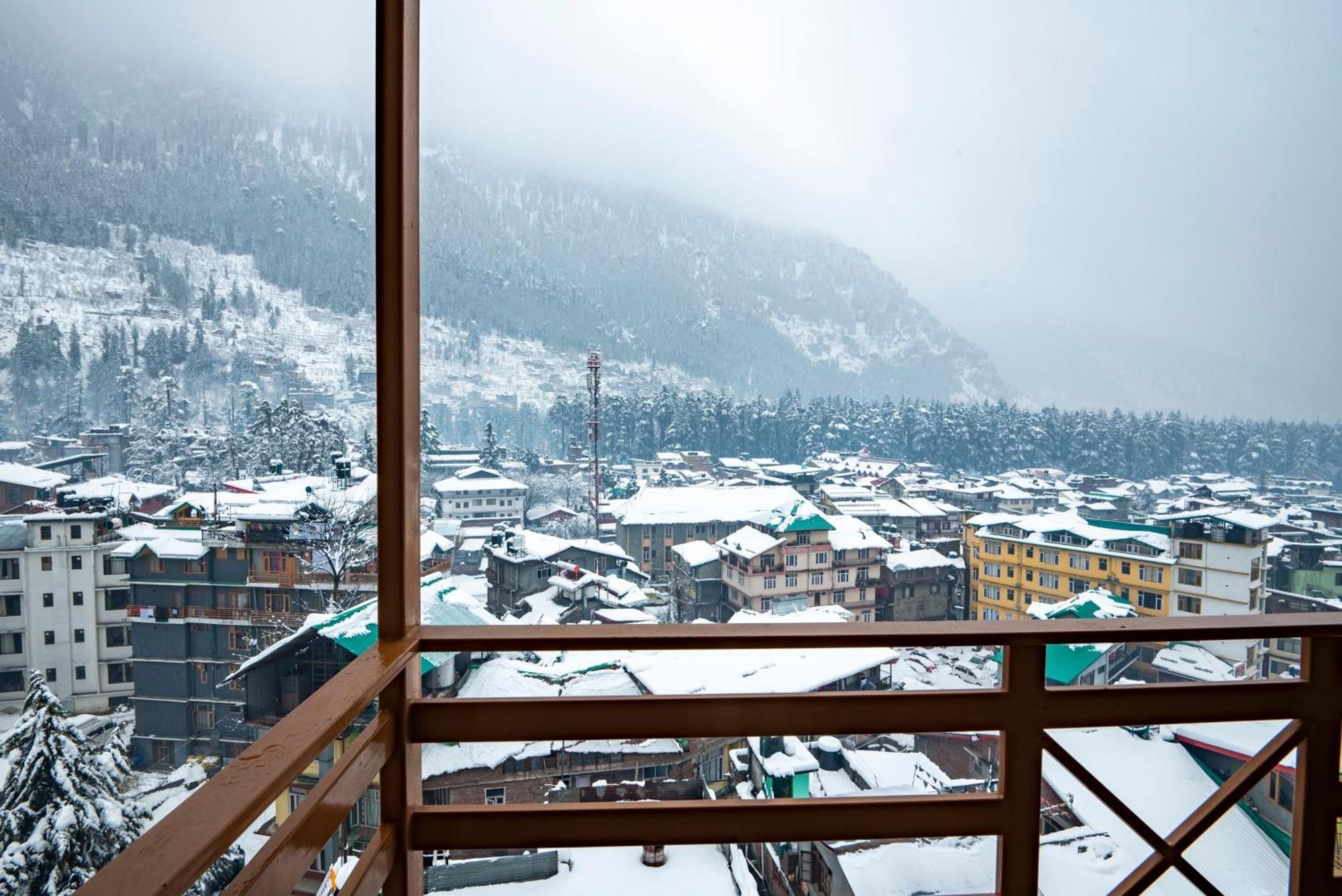 Treebo Premium Sattva With Mountain View Hotel Manali  Ngoại thất bức ảnh