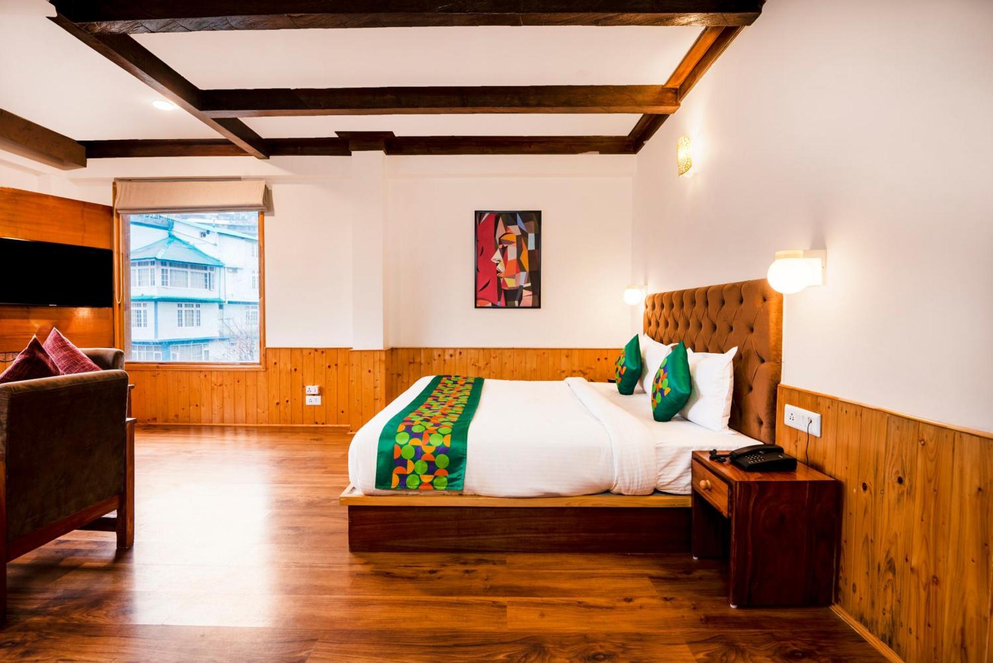 Treebo Premium Sattva With Mountain View Hotel Manali  Ngoại thất bức ảnh