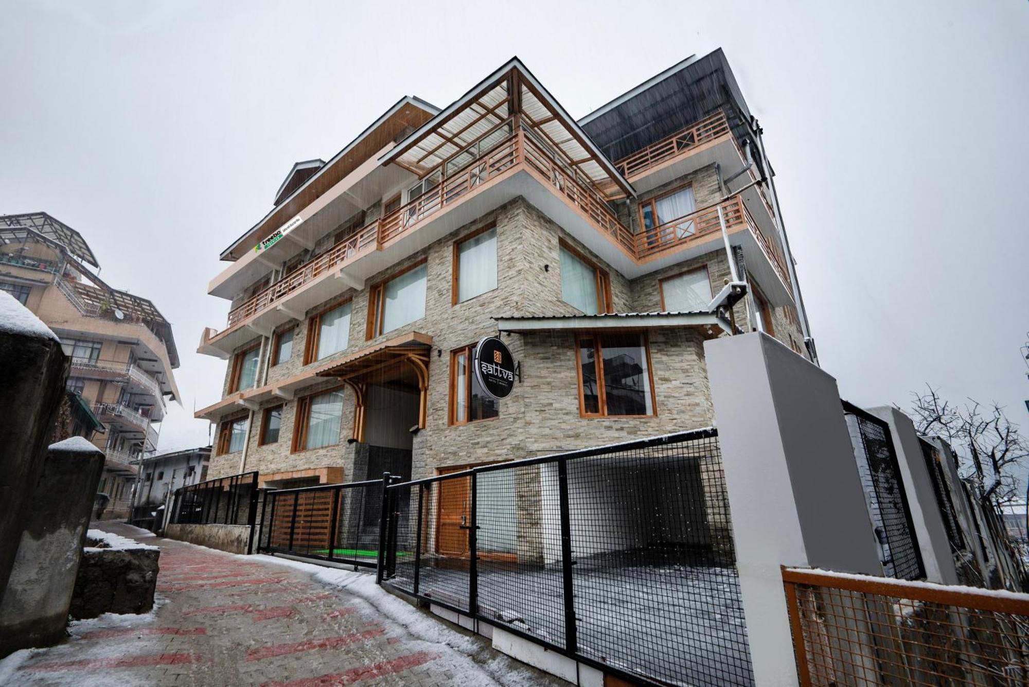 Treebo Premium Sattva With Mountain View Hotel Manali  Ngoại thất bức ảnh